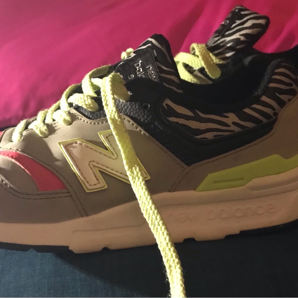 Girls New Balance Tennis Shoes